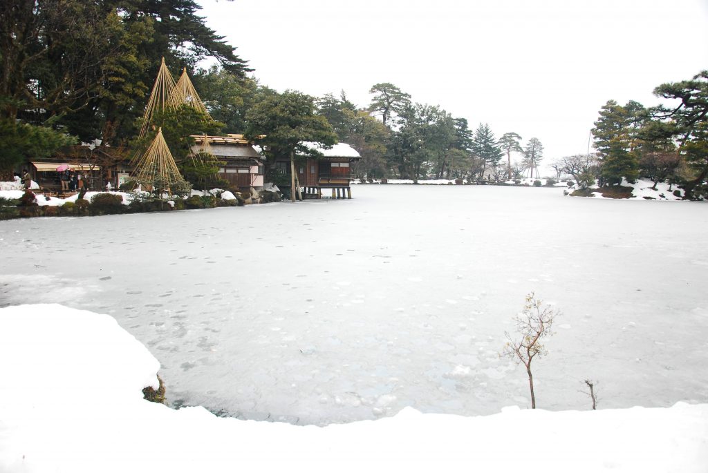 Kenrokuen Frozen Pond